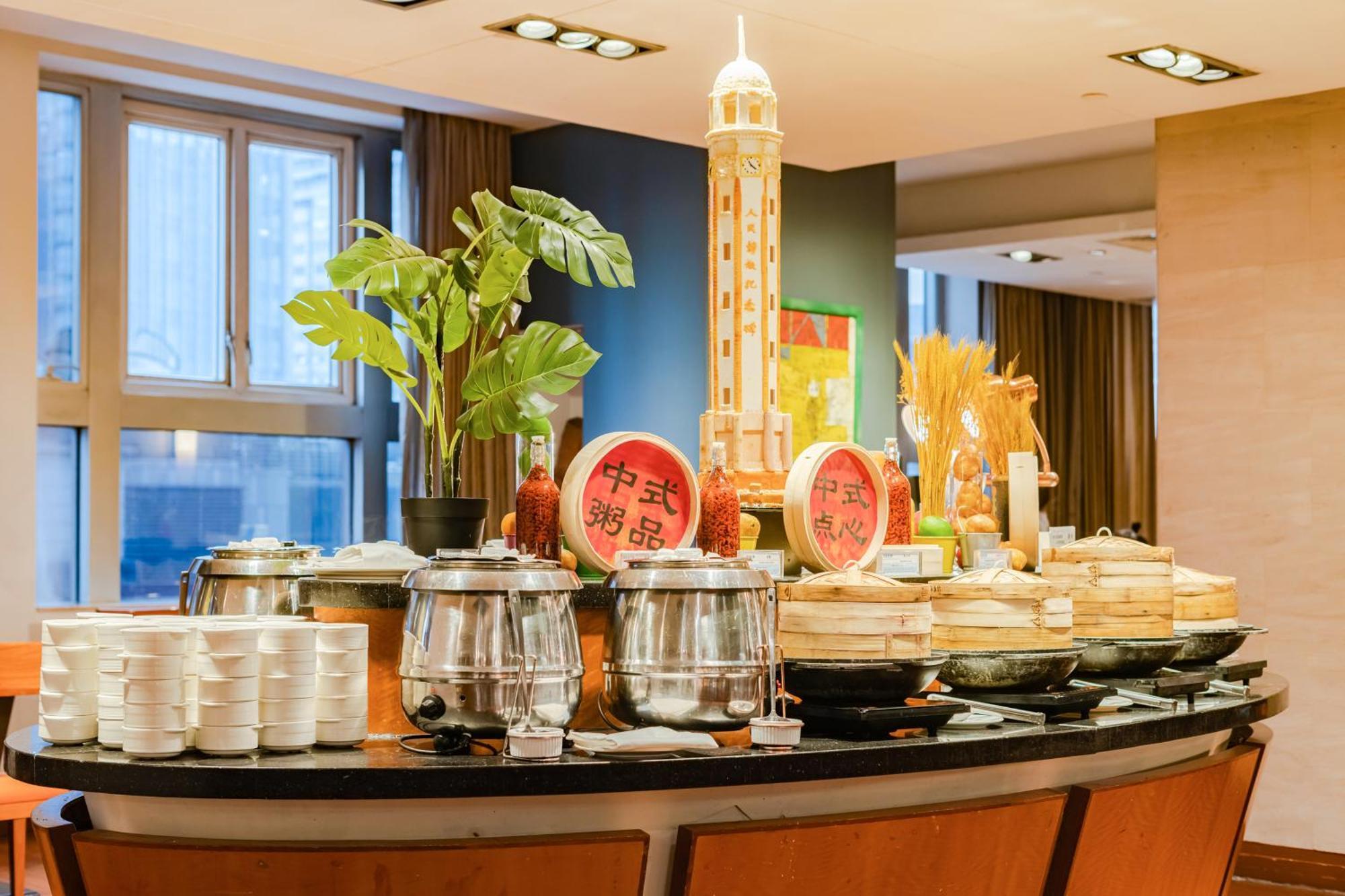 Crowne Plaza Chongqing Jiefangbei, an IHG Hotel Exterior foto